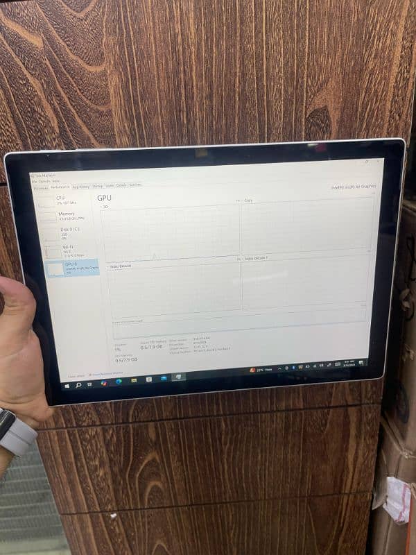 Surface Pro 7+ : Core i5 11th gen : 16/256 12