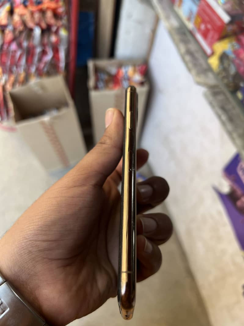 iphone 11 pro max (256 gb) PTA APPROVE 2