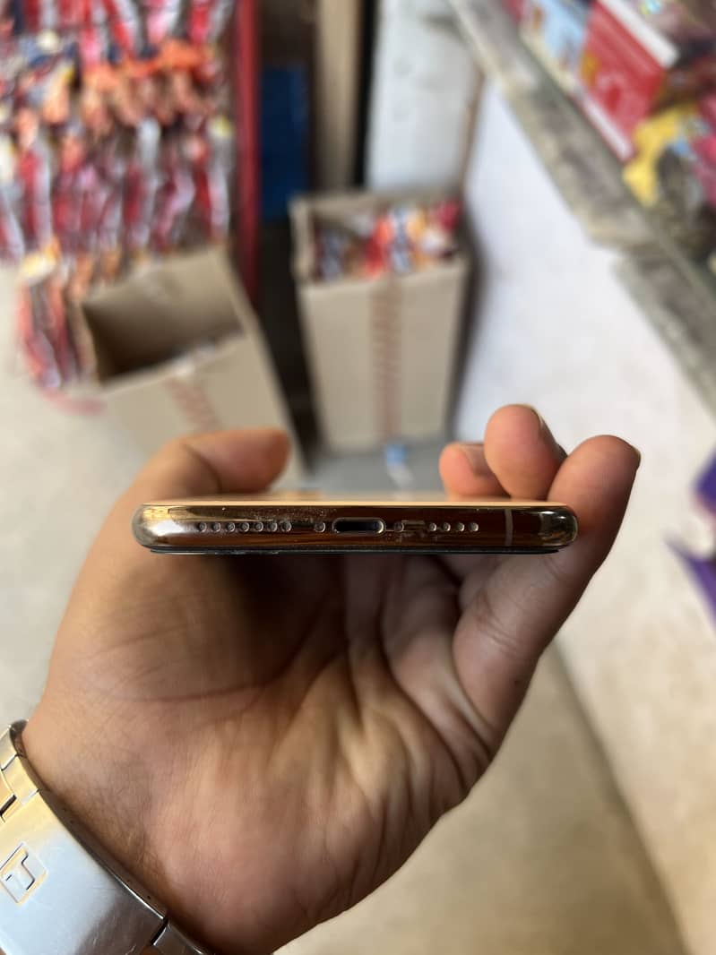 iphone 11 pro max (256 gb) PTA APPROVE 5