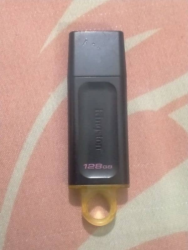 KINGSTON 128 GB USB 0