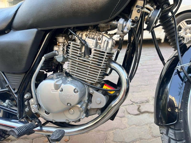Suzuki GS 150 se 4