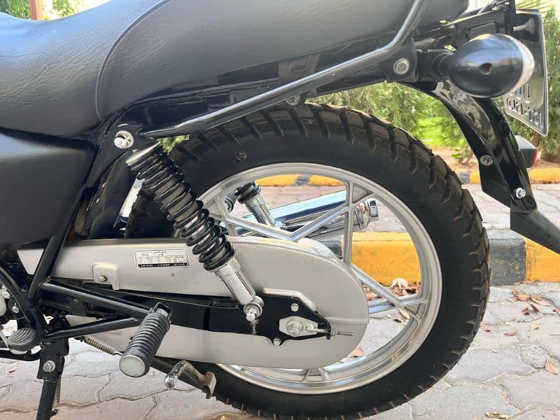 Suzuki GS 150 se 6