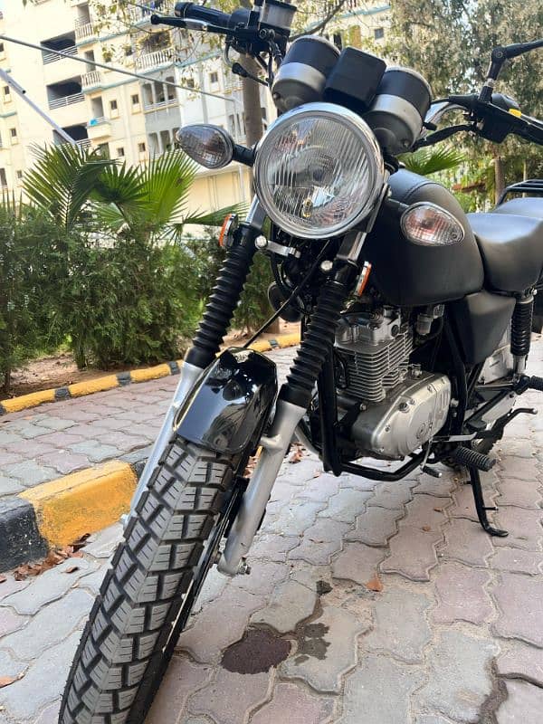 Suzuki GS 150 se 9