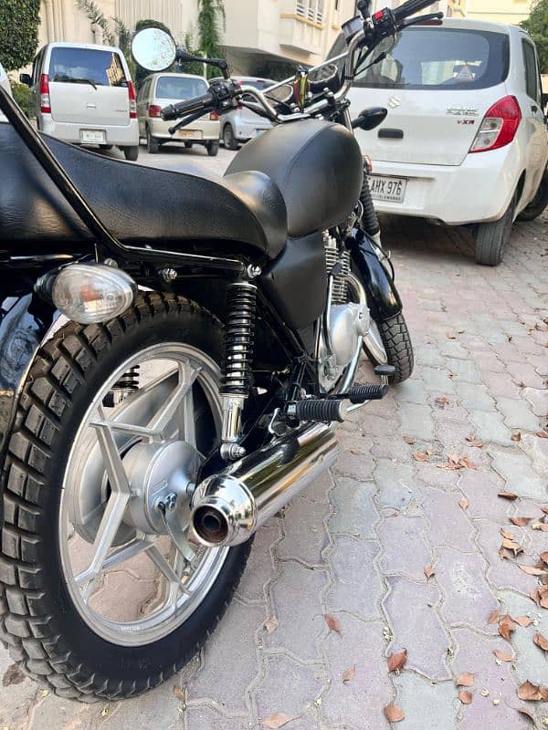 Suzuki GS 150 se 12