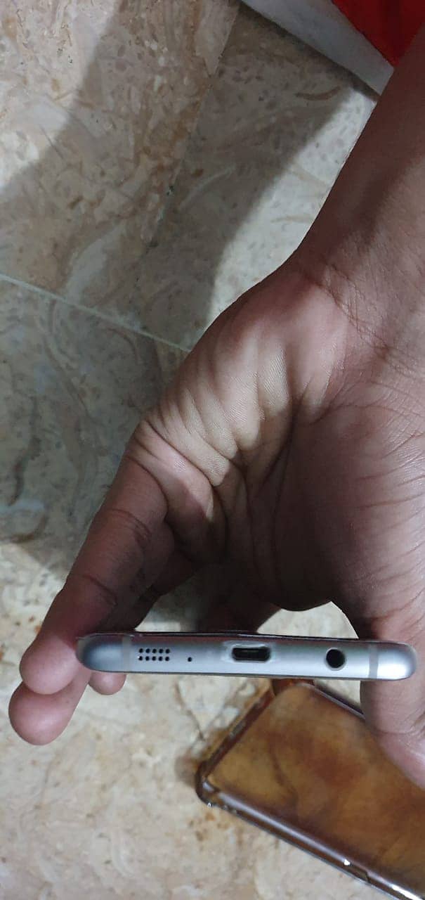 Samsung Mobile S7 Edge 3