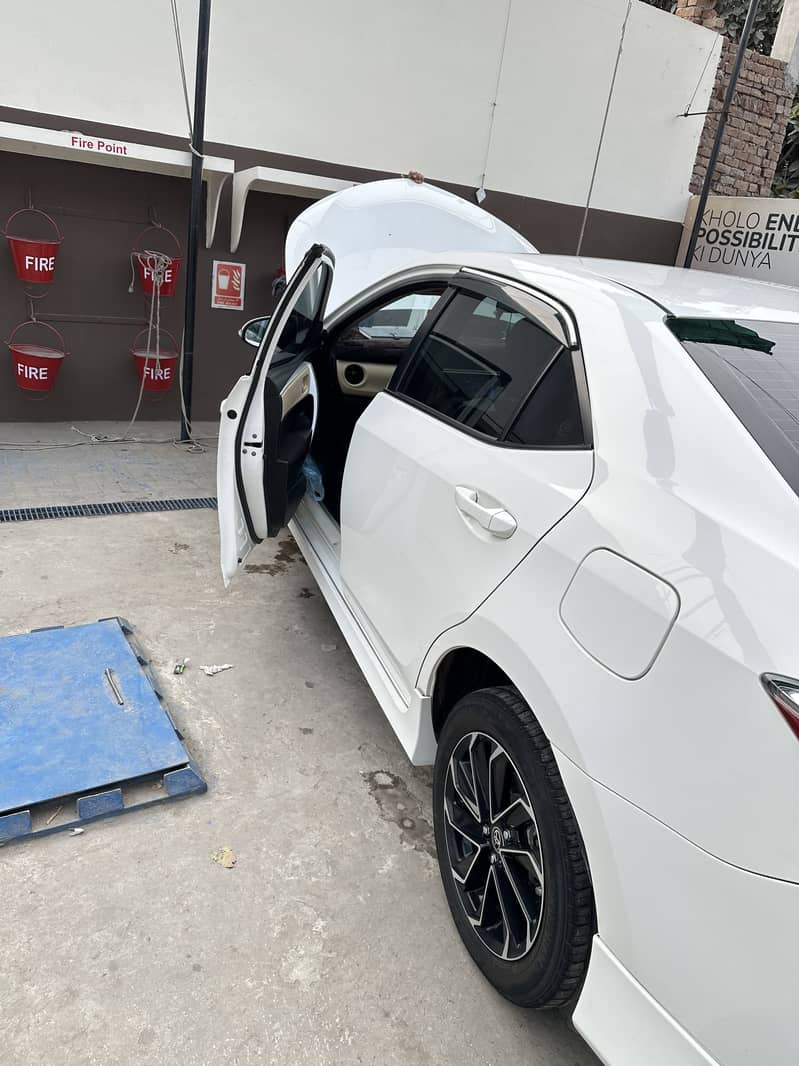Total genuin car please contact serious buyers  kazakallah 4