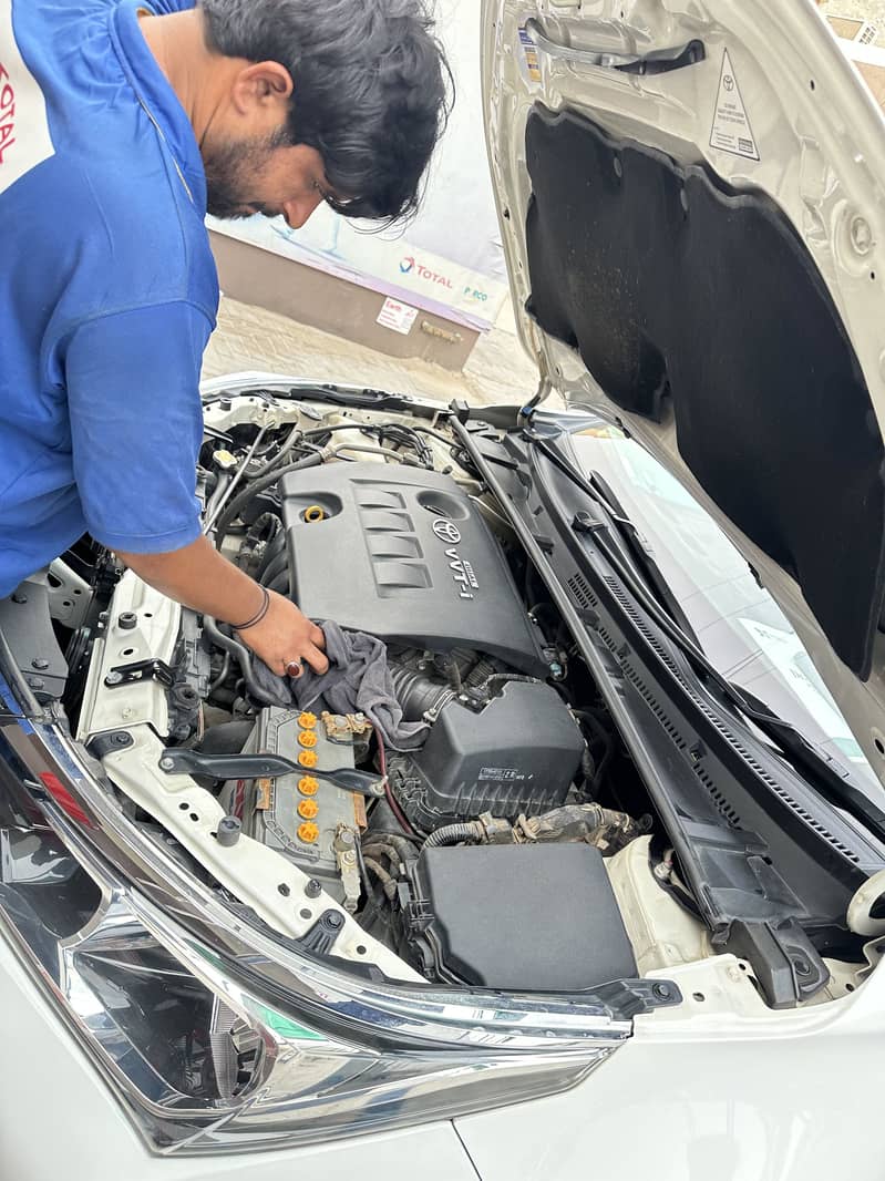 Total genuin car please contact serious buyers  kazakallah 5