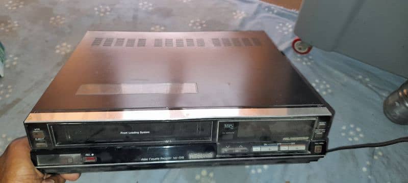 National vC  Samsung DVD Player  & dish device. . . . 03009060243 0