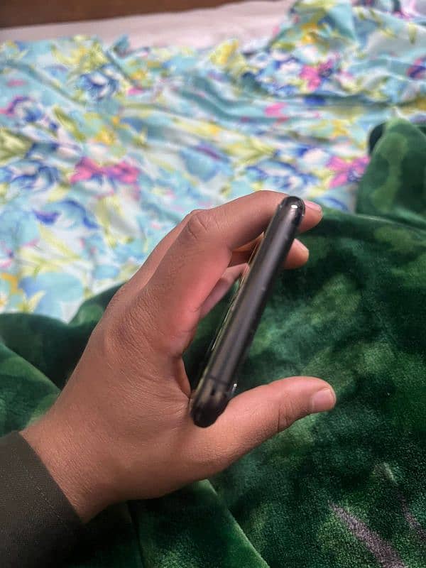 iPhone 11 Pro Max 1