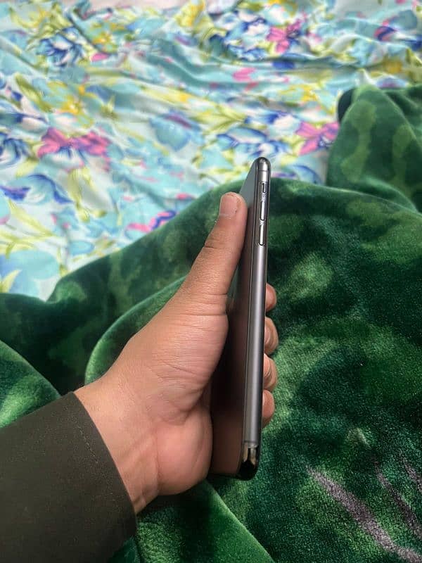 iPhone 11 Pro Max 3