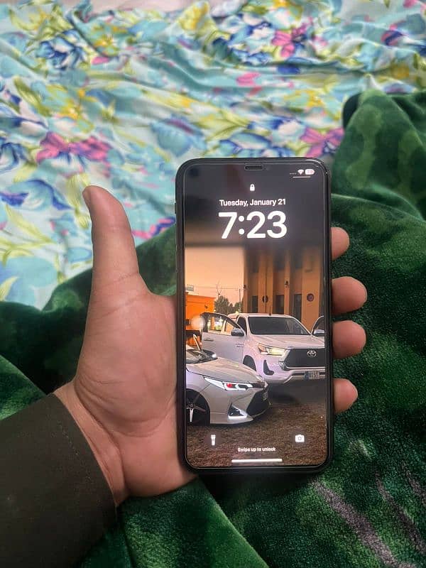 iPhone 11 Pro Max 4