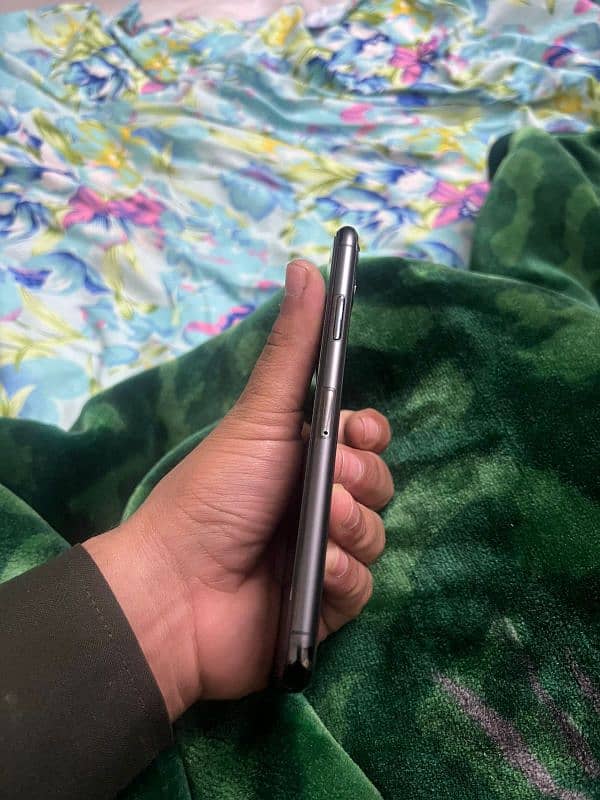 iPhone 11 Pro Max 5