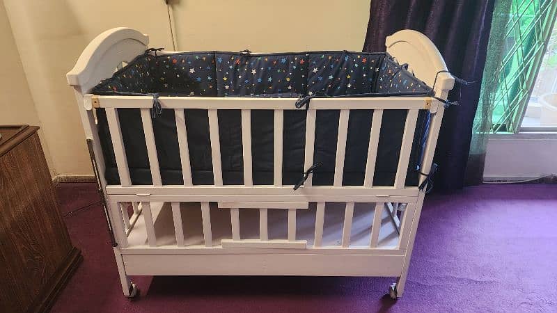 Imported Baby Cot in Excellent condition 0