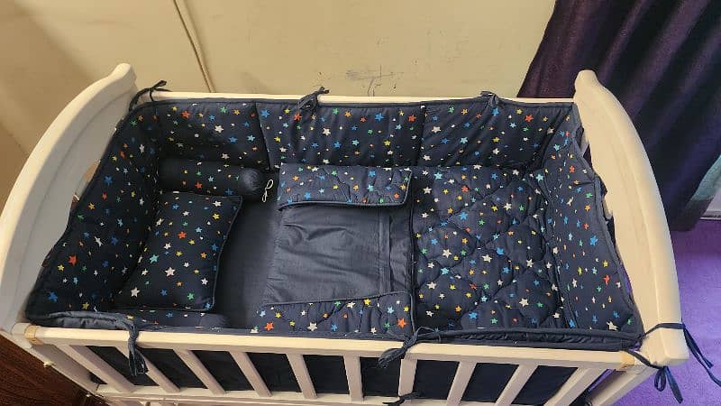 Imported Baby Cot in Excellent condition 3
