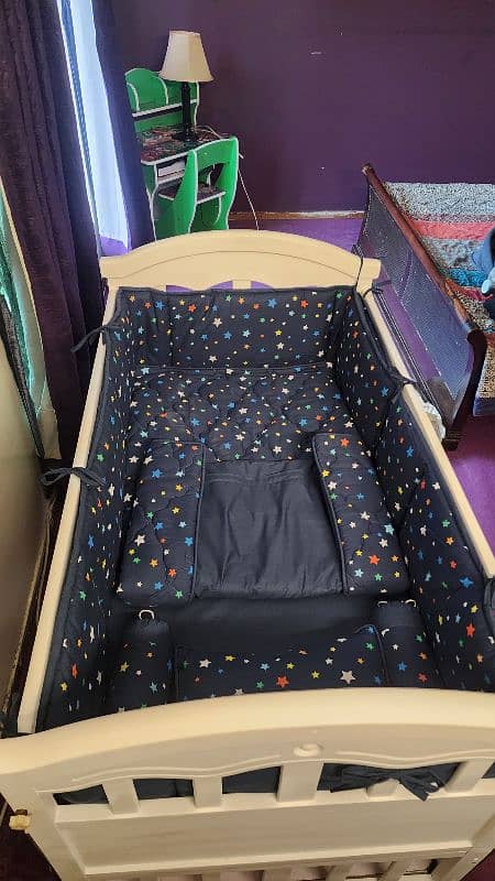 Imported Baby Cot in Excellent condition 5