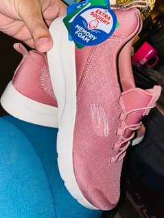 skechers