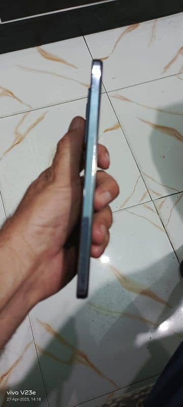 vivo27e in perfect condition 9/10 urgent sale 3