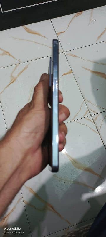 vivo27e in perfect condition 9/10 urgent sale 4
