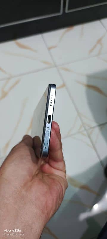 vivo27e in perfect condition 9/10 urgent sale 6