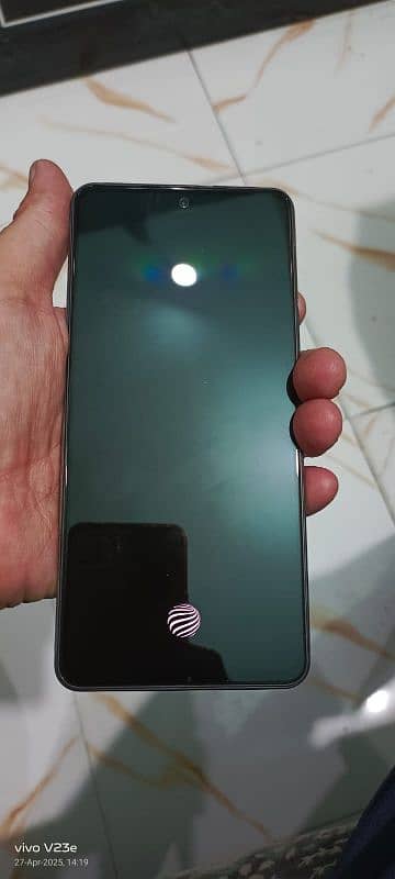 vivo27e in perfect condition 9/10 urgent sale 8