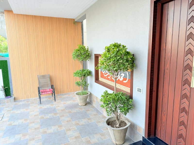 10 Marla Designer House For Sale Main Boulevard Ghaznavi Block Bahria Town Lahore 13