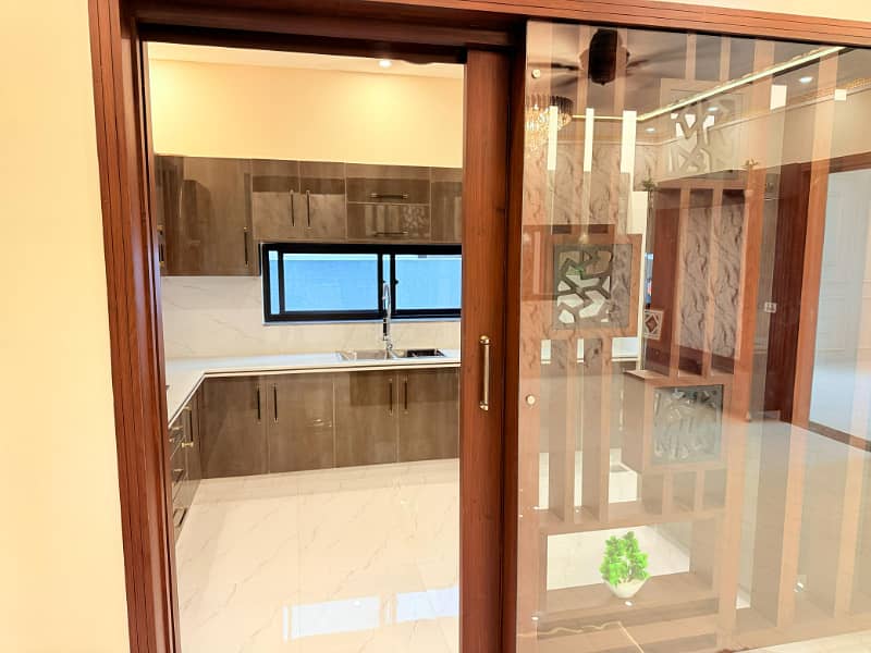 10 Marla Designer House For Sale Main Boulevard Ghaznavi Block Bahria Town Lahore 15