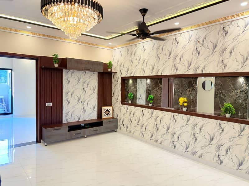 10 Marla Designer House For Sale Main Boulevard Ghaznavi Block Bahria Town Lahore 16