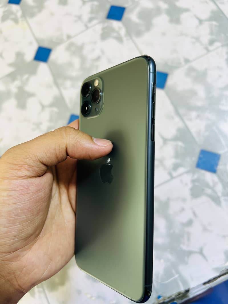 iPhone 11 Pro Max pta with box 6