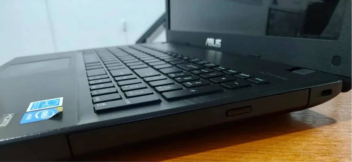 (Exchange with good phone) ASUS Notebook "D550M" laptop 128gb ssd 13