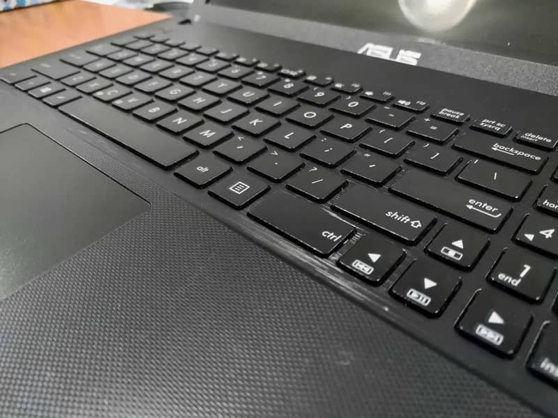(Exchange with good phone) ASUS Notebook "D550M" laptop 128gb ssd 15