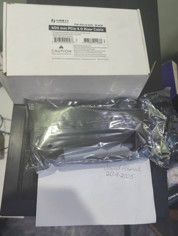 LIAN LI PCIE 4.0 600MM RISER CABLE 0