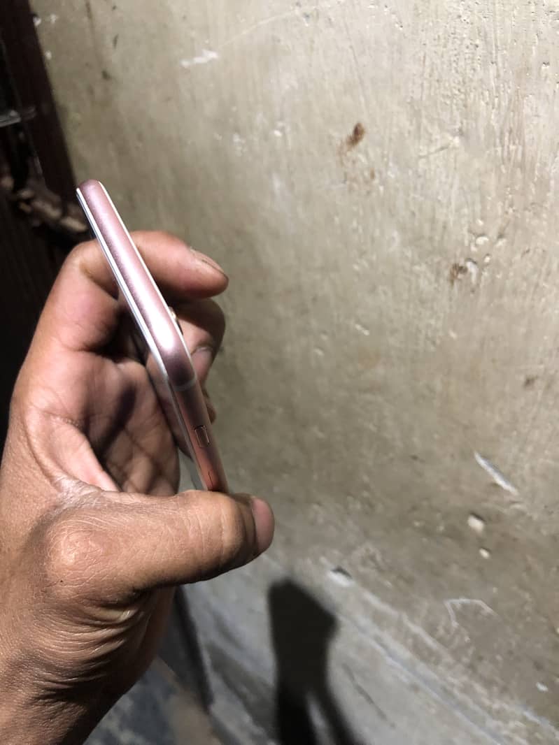iPhone 6s pta approved Batry change ha 100 health 5