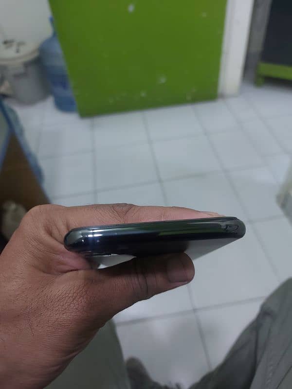 Iphone 11pro max icloud lock 0