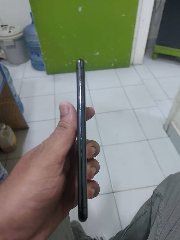 Iphone 11pro max icloud lock 3