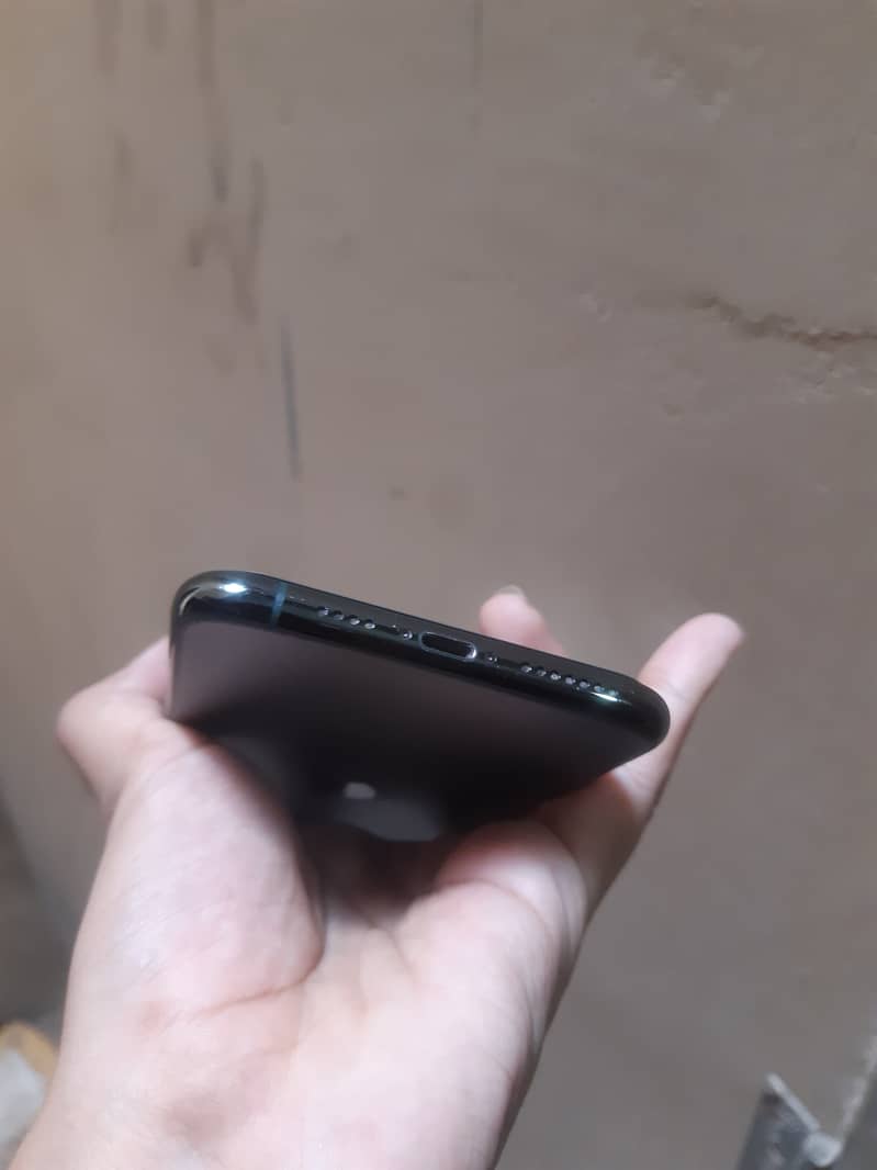 iPhone 11 Pro Max - Non PTA 4