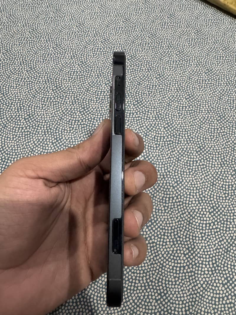 iPhone 12 Pro 1