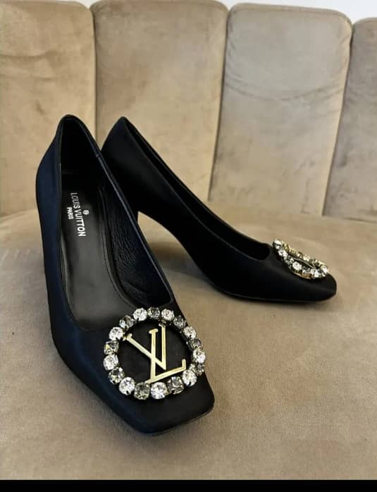 Madeleine leather heels Louis Vuitton Black Size is 36 0