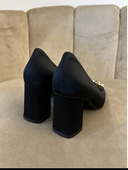 Madeleine leather heels Louis Vuitton Black Size is 36 5