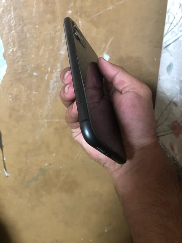 IPhone 11 Jv 64 Gb 10/10 condition 3