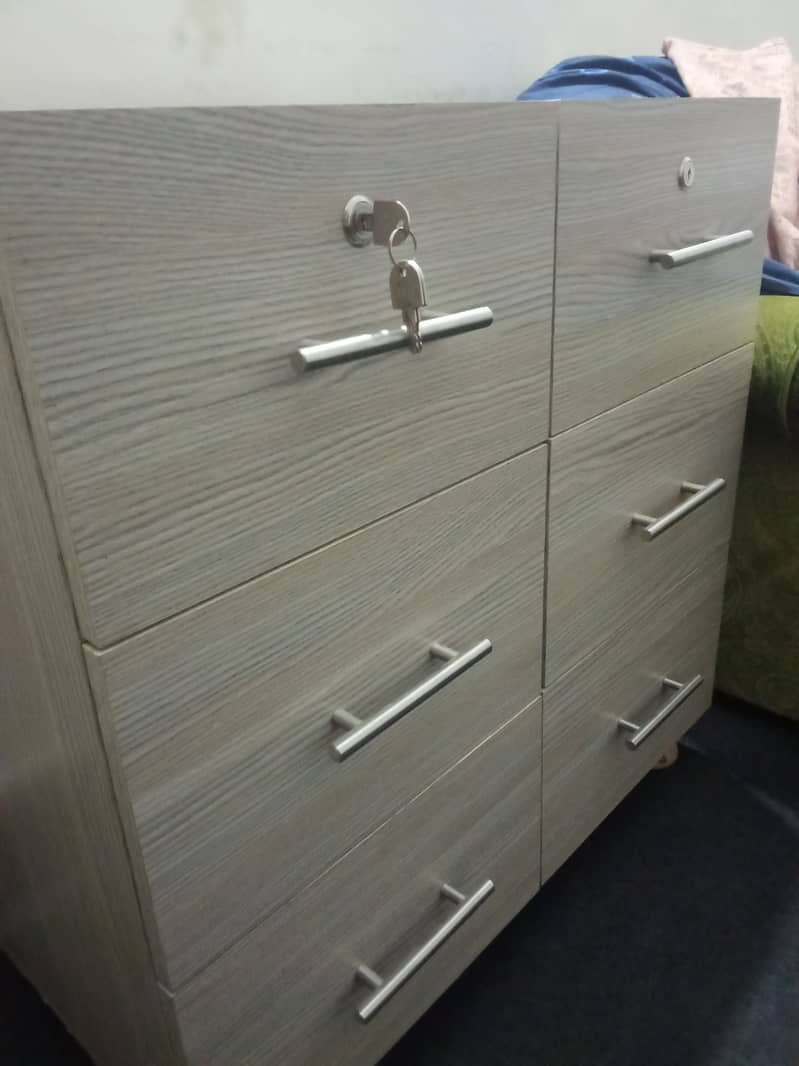 Chester board / Vanity table / dressing tables 0