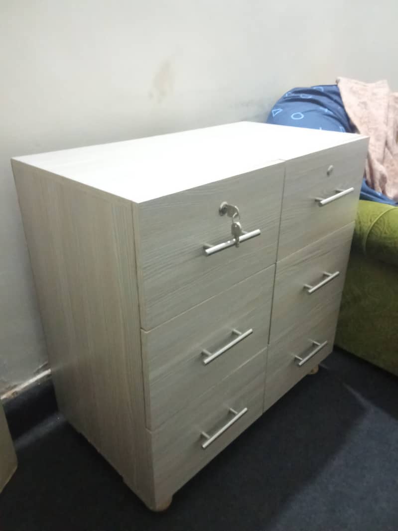 Chester board / Vanity table / dressing tables 2