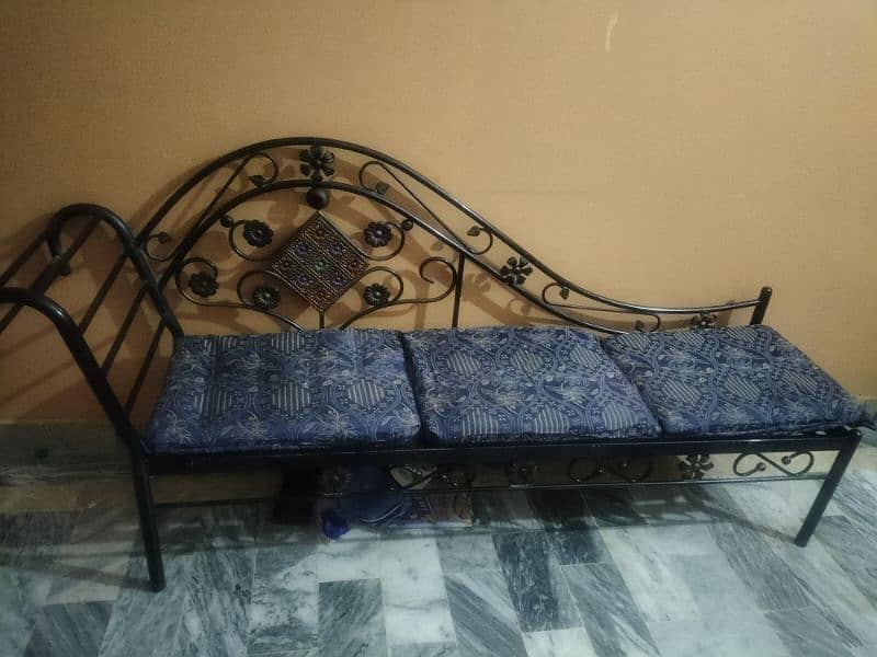 metal 3 seater sofa 0