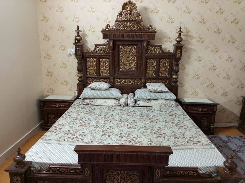 MAHARAJA STYLE BED SET, SIDE TABLES AND DRESSER 0