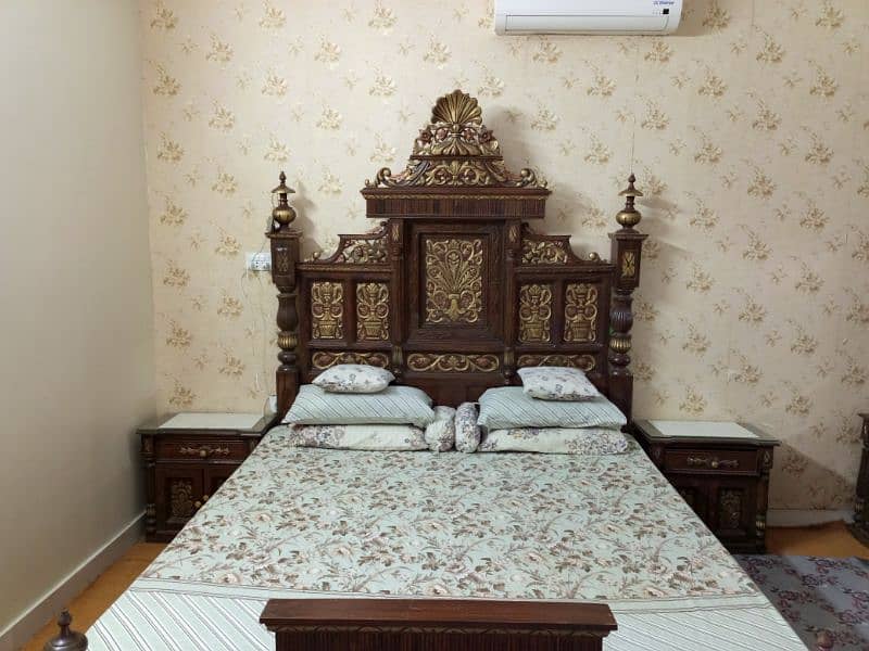MAHARAJA STYLE BED SET, SIDE TABLES AND DRESSER 1