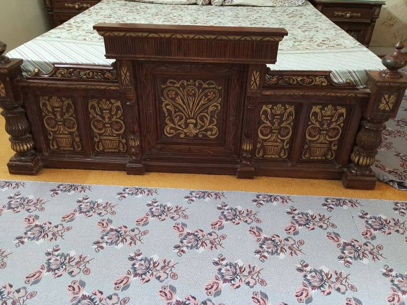 MAHARAJA STYLE BED SET, SIDE TABLES AND DRESSER 2