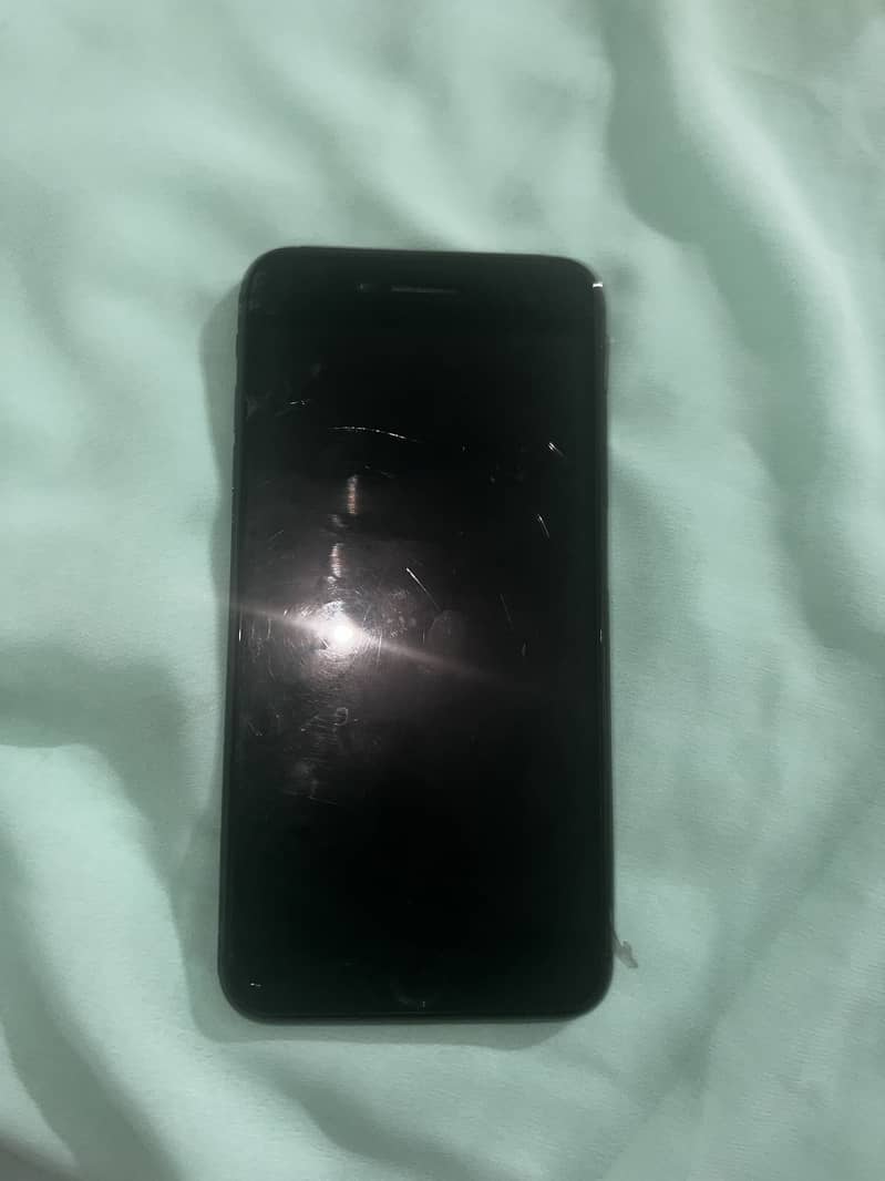 iPhone 8 Plus 1