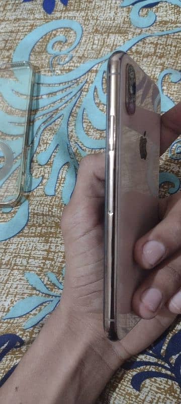 Iphone xs 4