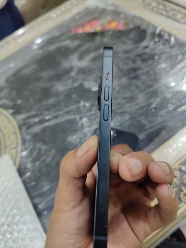 aoa I am seeling i phone 13 jv 100 health 3 o tuol report 100 0