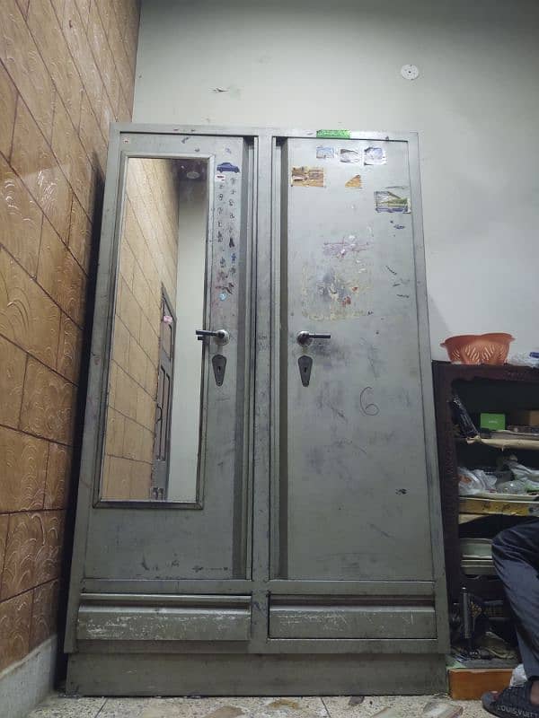 Iron Almirah for sell in good condition 5