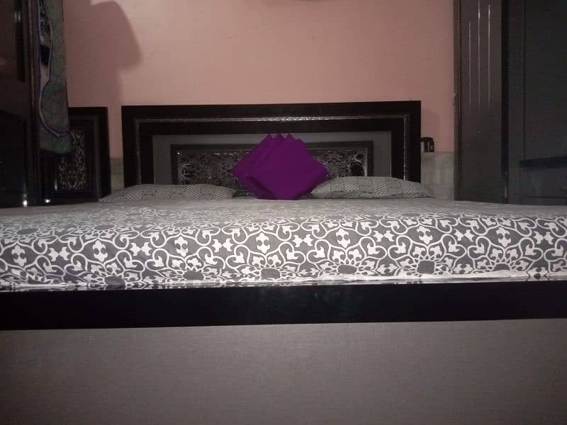 King Size Double Bed With Spiring Matteress 2
